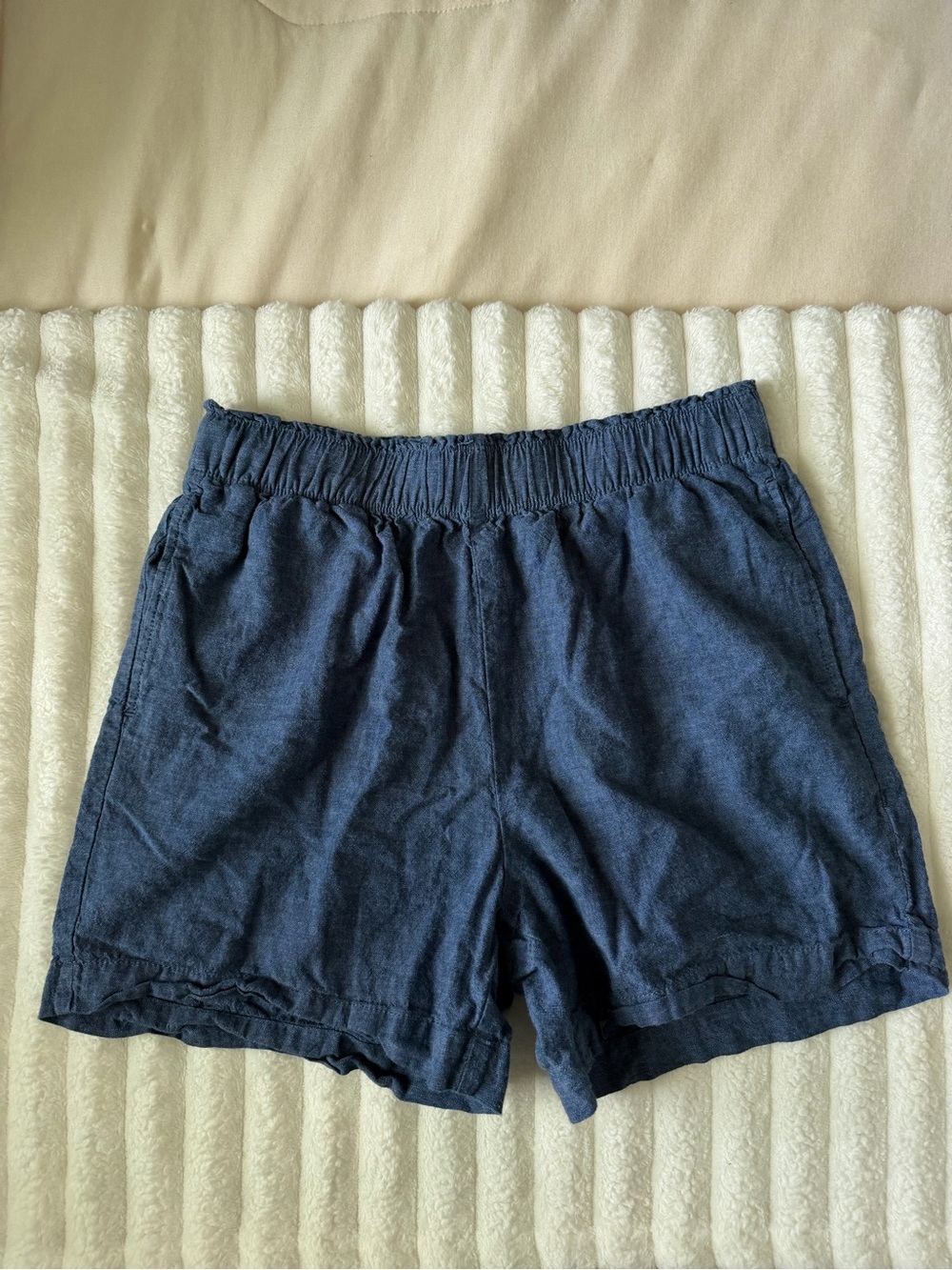 Dunnes High-Waist Women’s 55% Linen 45% Cotton Shorts in Navy